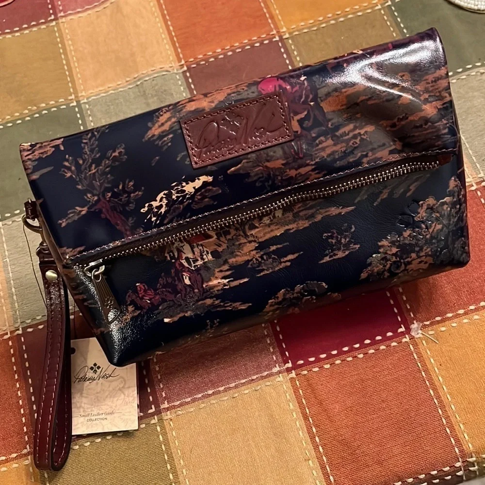 Brand New Patricia Nash Genuine Leather Zippered Pouch Wristlet Kent Countryside